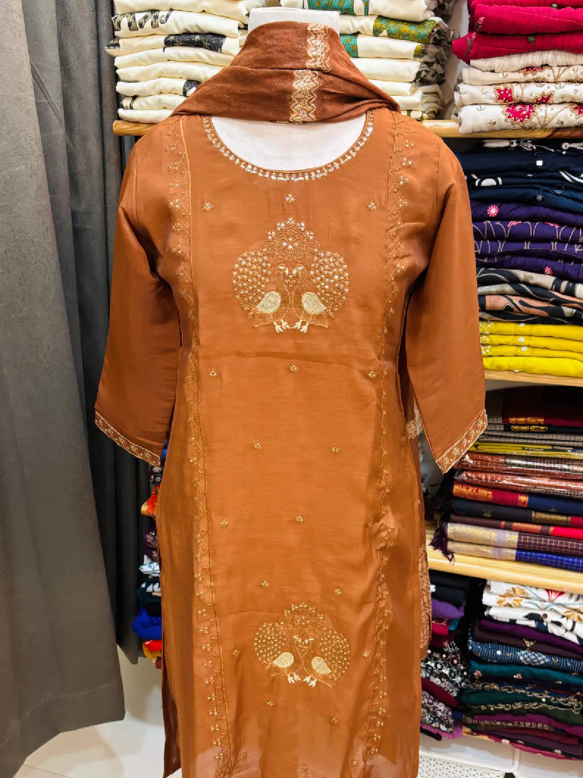 Mulchanderi Three Piece Salwar set